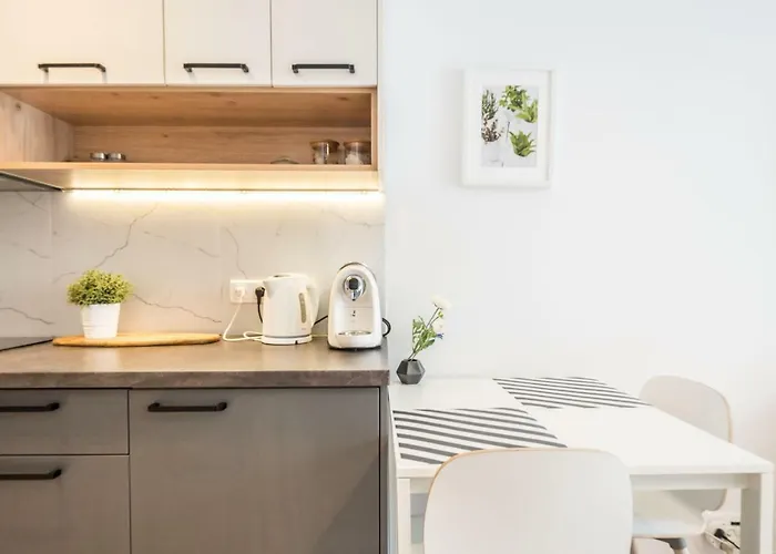 דירה Modern Close To The Center By