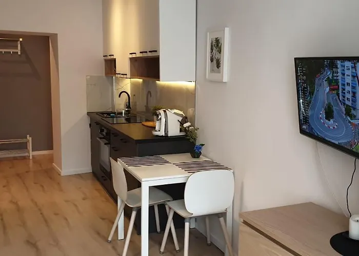 Modern Close To The Center By דירה קרקוב