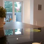 Modern Close To The Center By 公寓 *